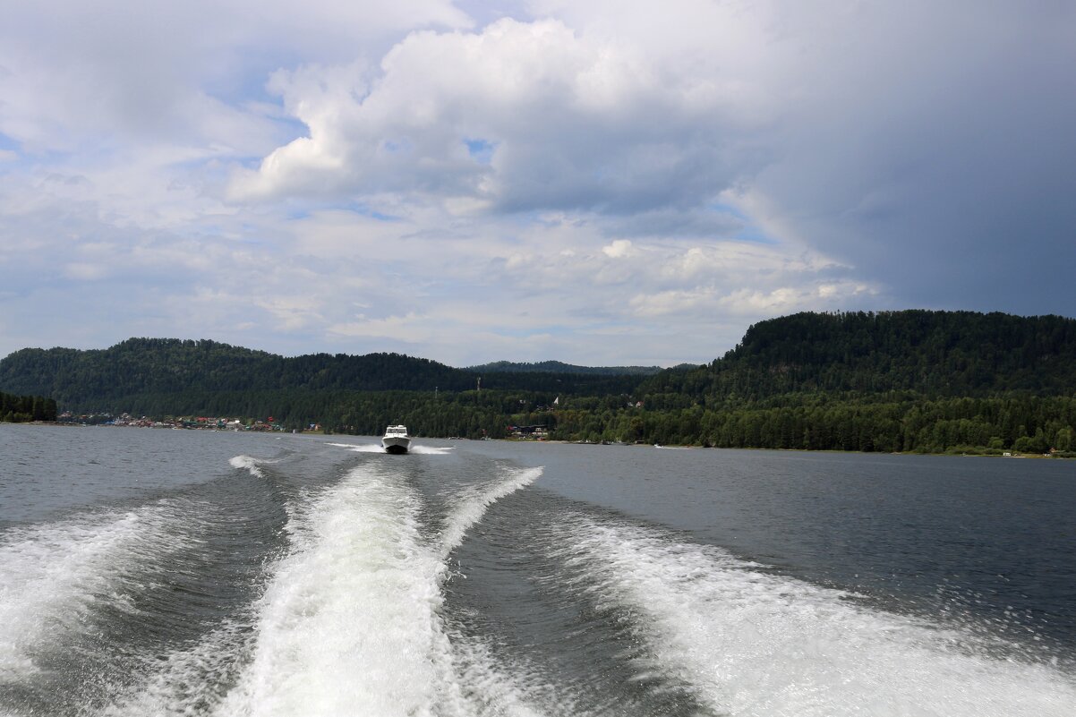 По Телецкому озеру - Ольга По Телецкому озеру - Ольга