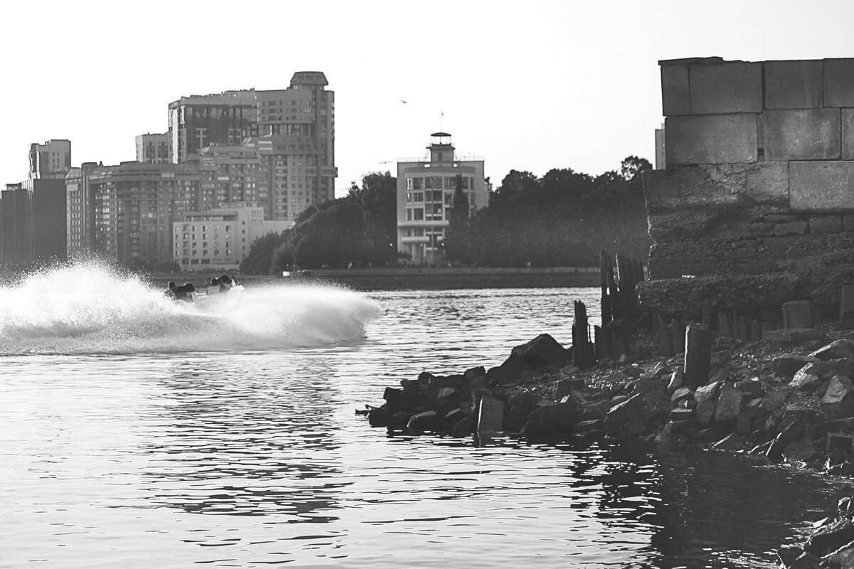 Прогулка на катере - Сергей Сергеев