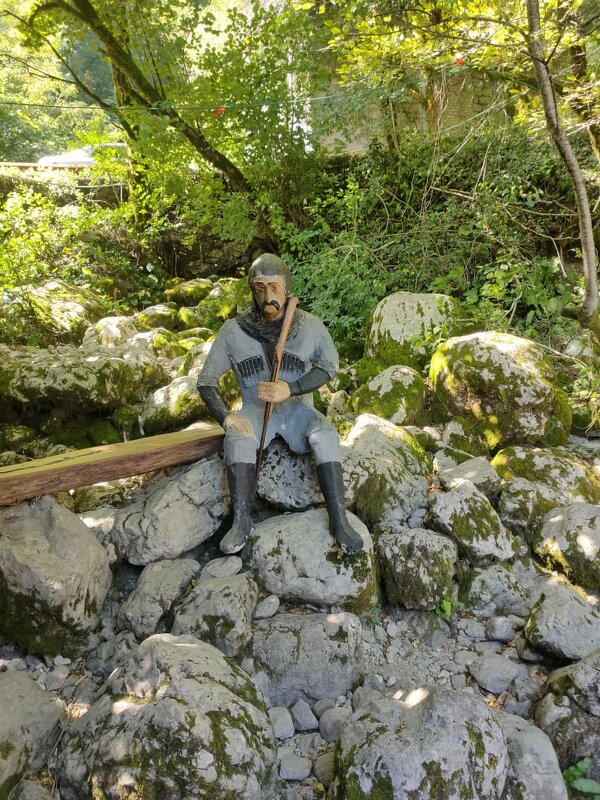 Скульптура абхазца - Ирэн 