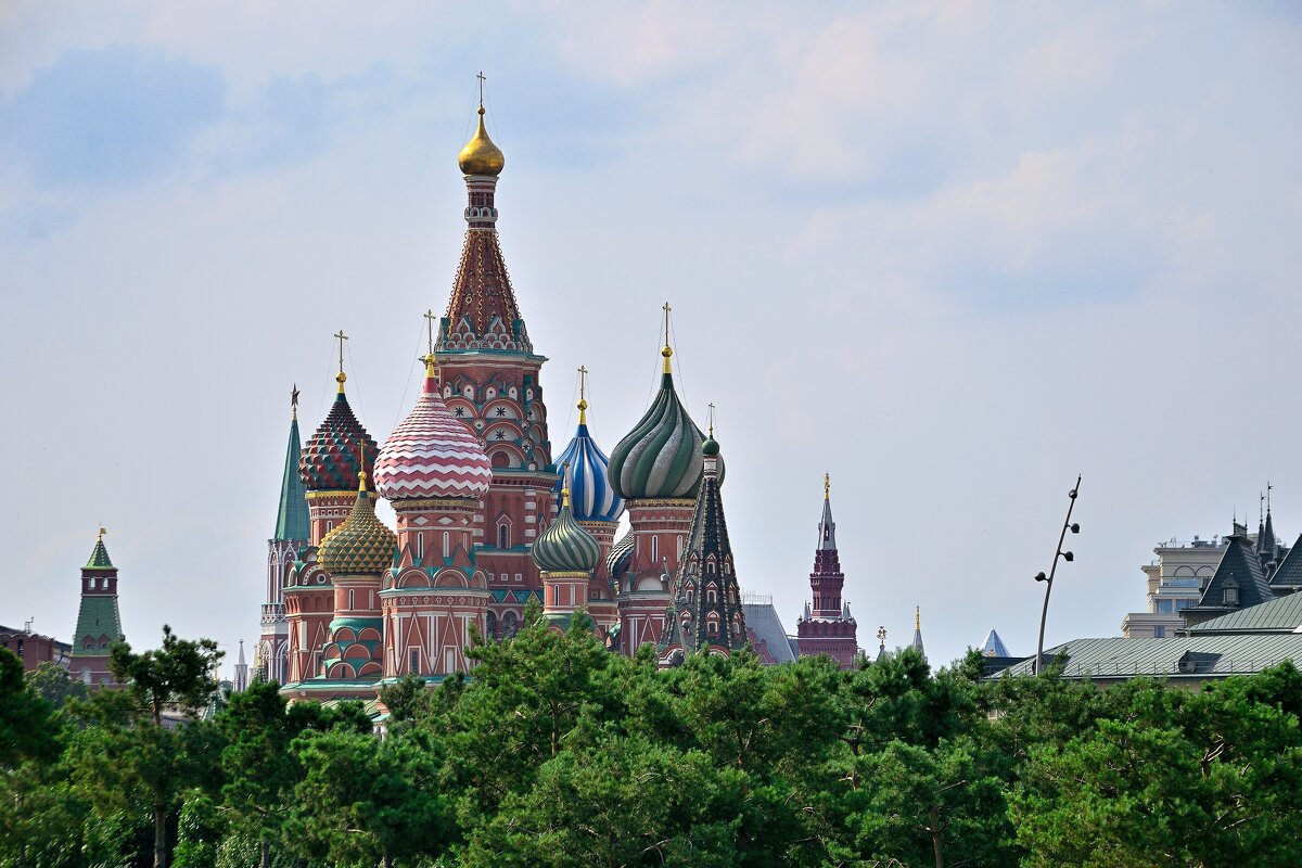 "А я иду, шагаю по Москве..." - Владимир Мигонькин "А я иду, шагаю по Москве..." - Владимир Мигонькин