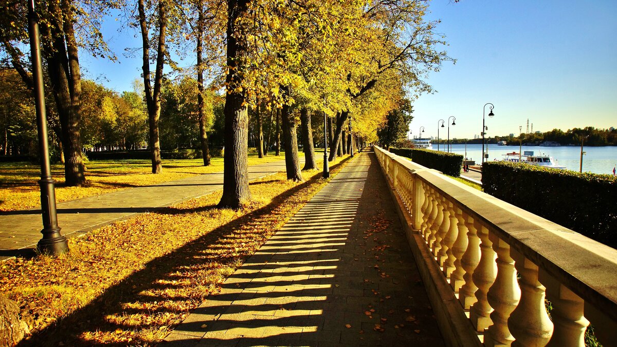 НАБЕРЕЖНАЯ - АЛЕКСАНДР 