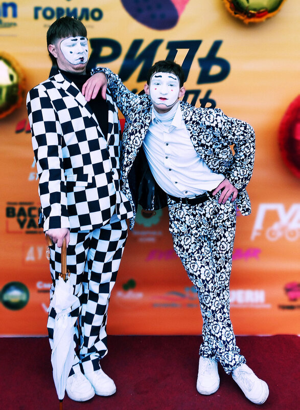 Улыбнись!!! - Радмир Арсеньев