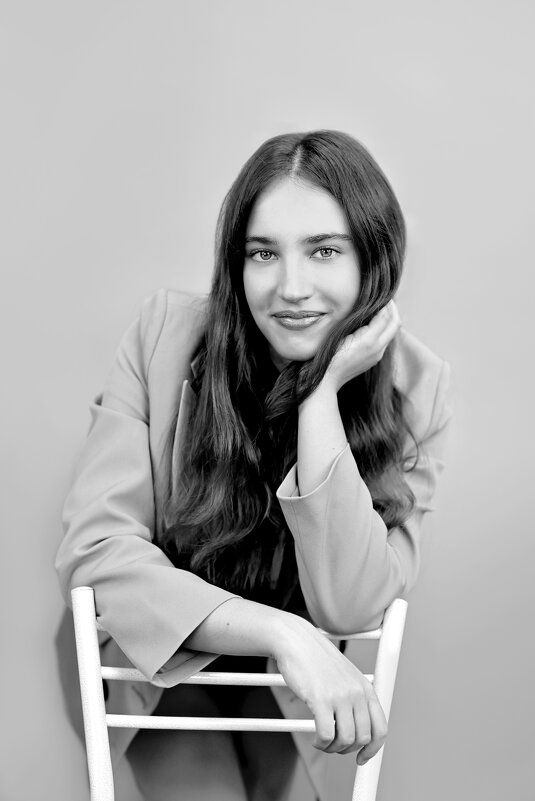 милая девушка - Александра Николаева