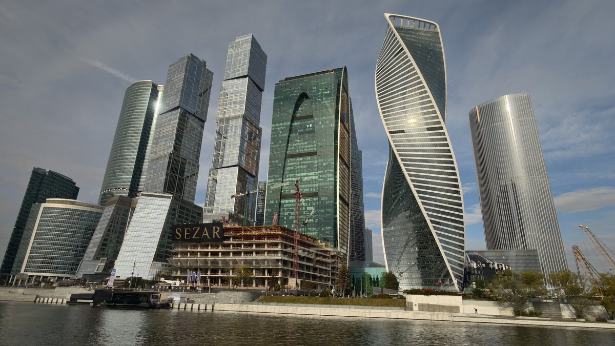 Небоскребы Москва-Сити - <<< Наташа >>>