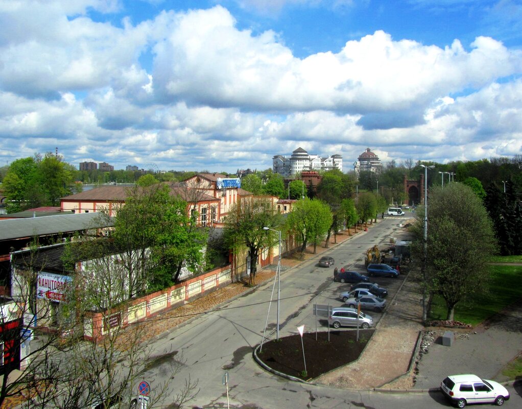 Взгляд с 4-го этажа - Сергей Карачин