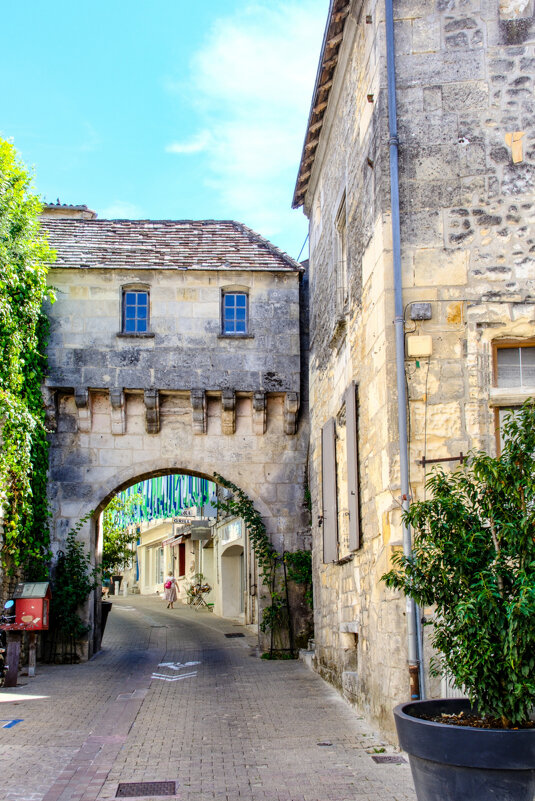 Дом над воротом - Георгий А