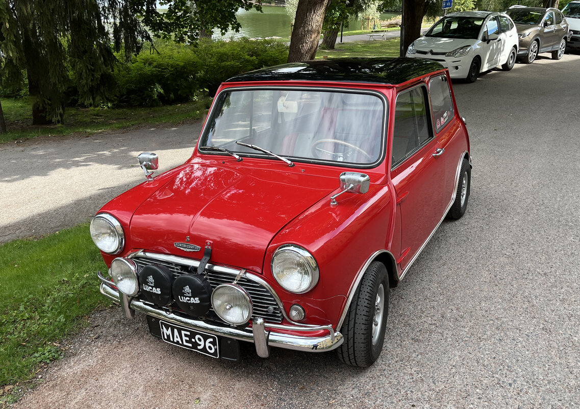 Austin Cooper S 1965 года - Серж Show