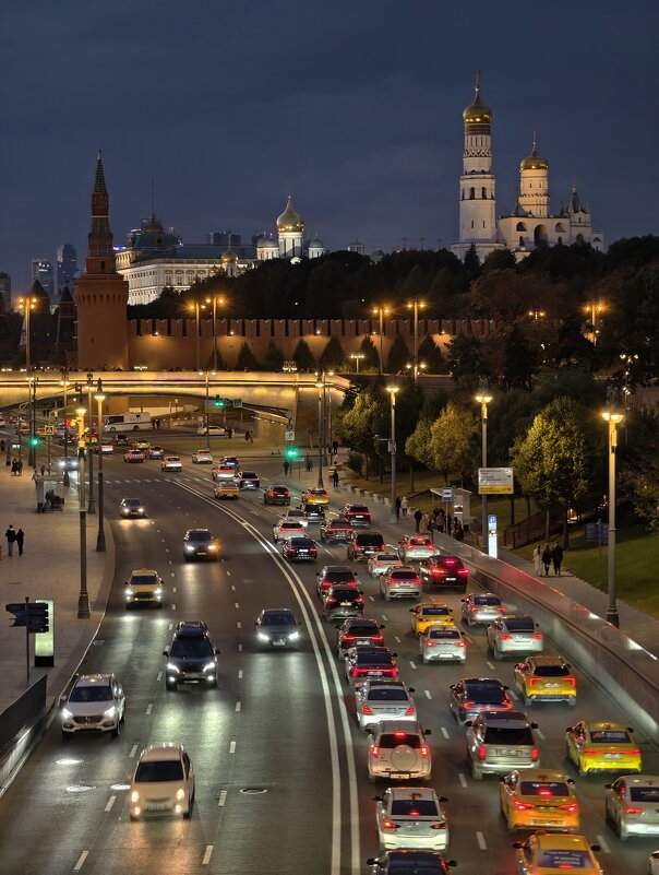 Москворецкая набережная - <<< Наташа >>>