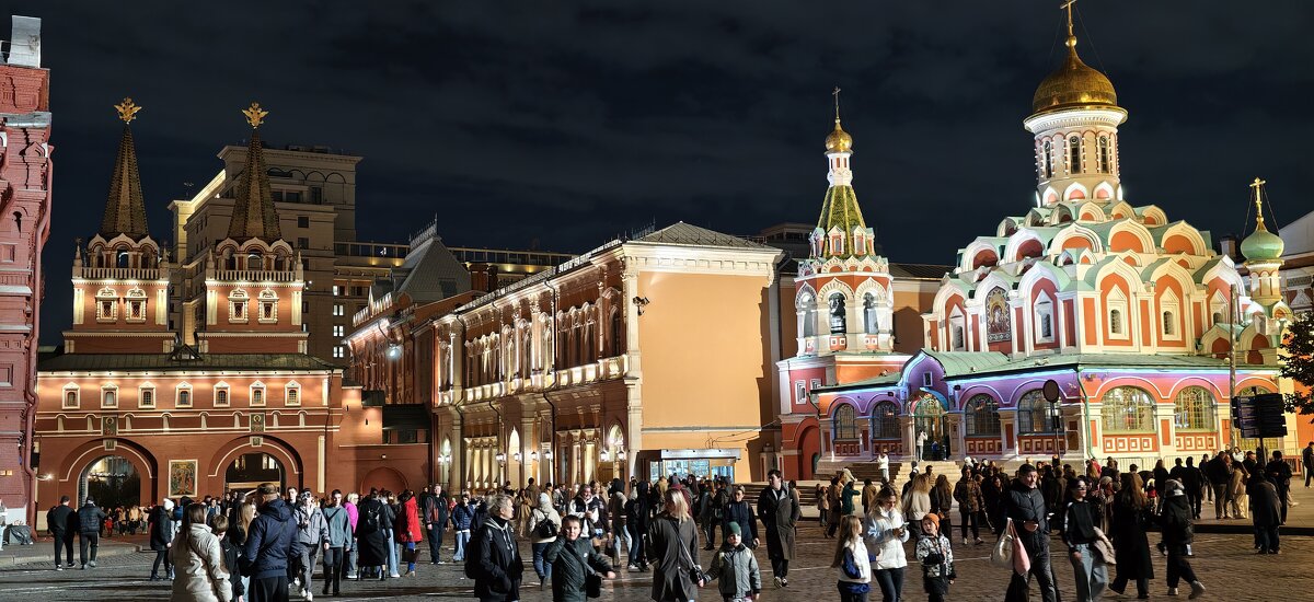 Воскресенские ворота и Казанская церковь - <<< Наташа >>>