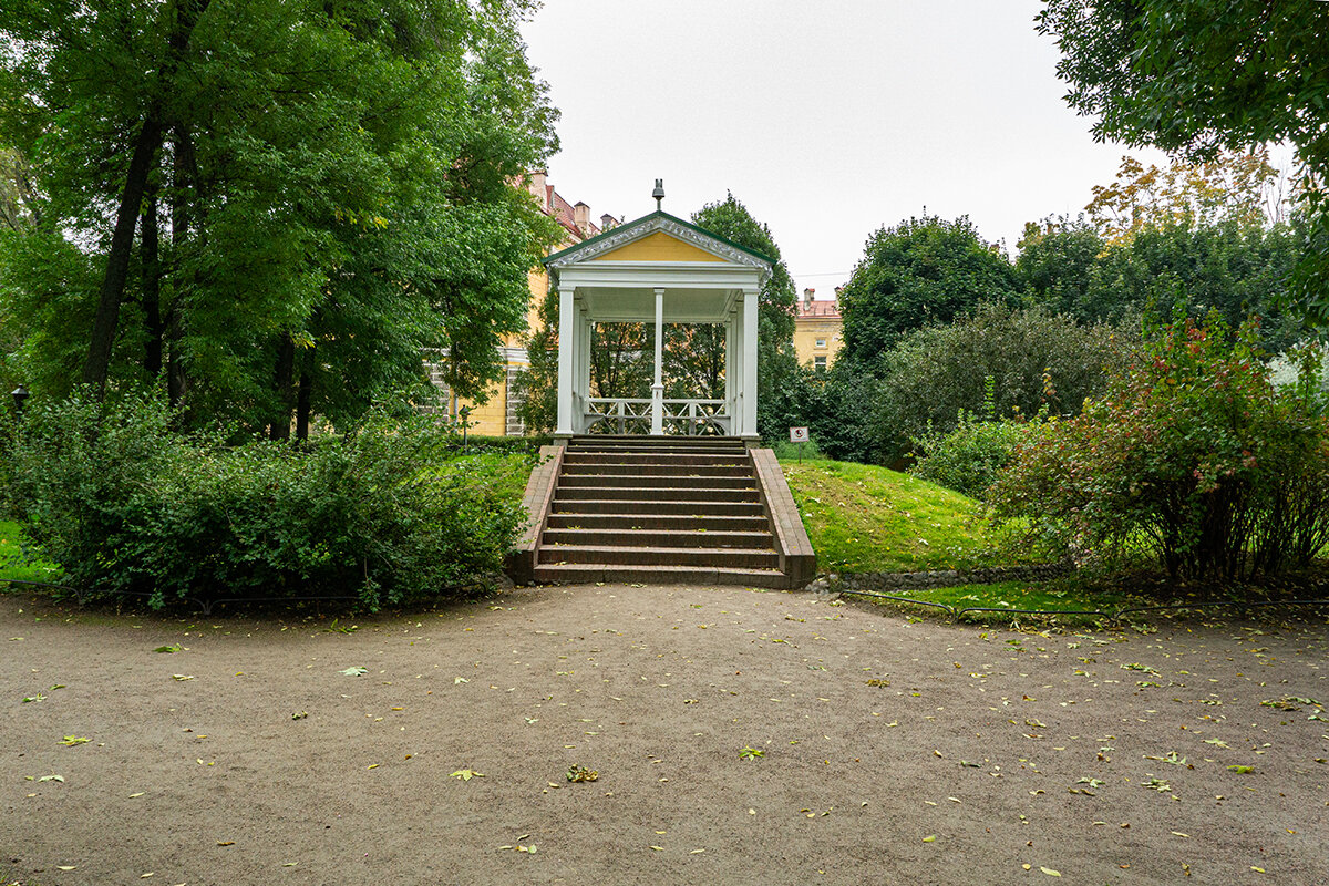 В Польском саду - Ирина Соловьёва