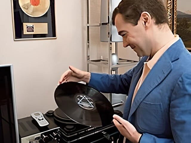 Музыку любят все-кстати отличный выбор !! - Валерий 