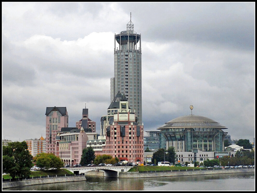 Прогулка по Москве. Комплекс «Красные Холмы» - Ольга Довженко