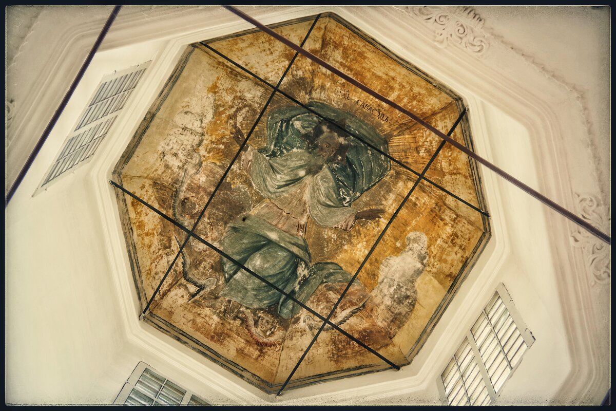 Под куполом храма... - Руслан 