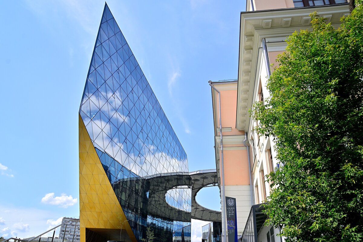 "А я иду, шагаю по Москве..." - Владимир Мигонькин "А я иду, шагаю по Москве..." - Владимир Мигонькин