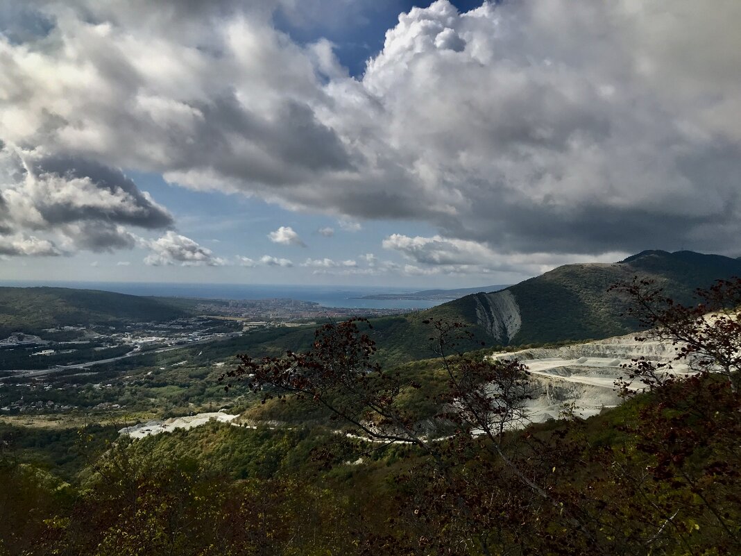 Вид на Геленджик. - Любовь 
