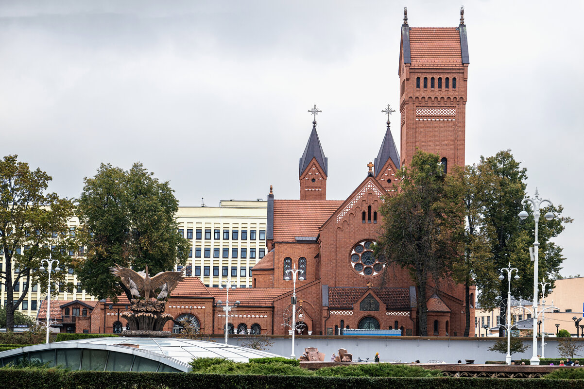 Католический храм - Валерий Пославский