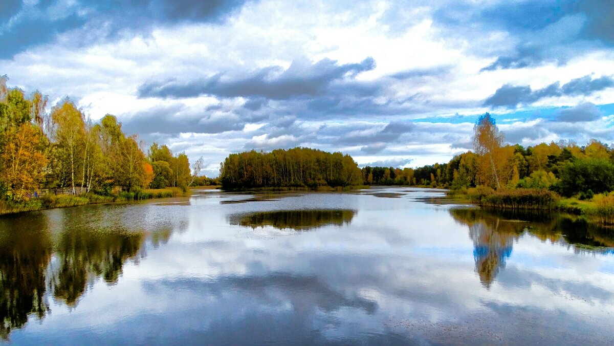 Осенний пейзаж с озером. - Милешкин Владимир Алексеевич 