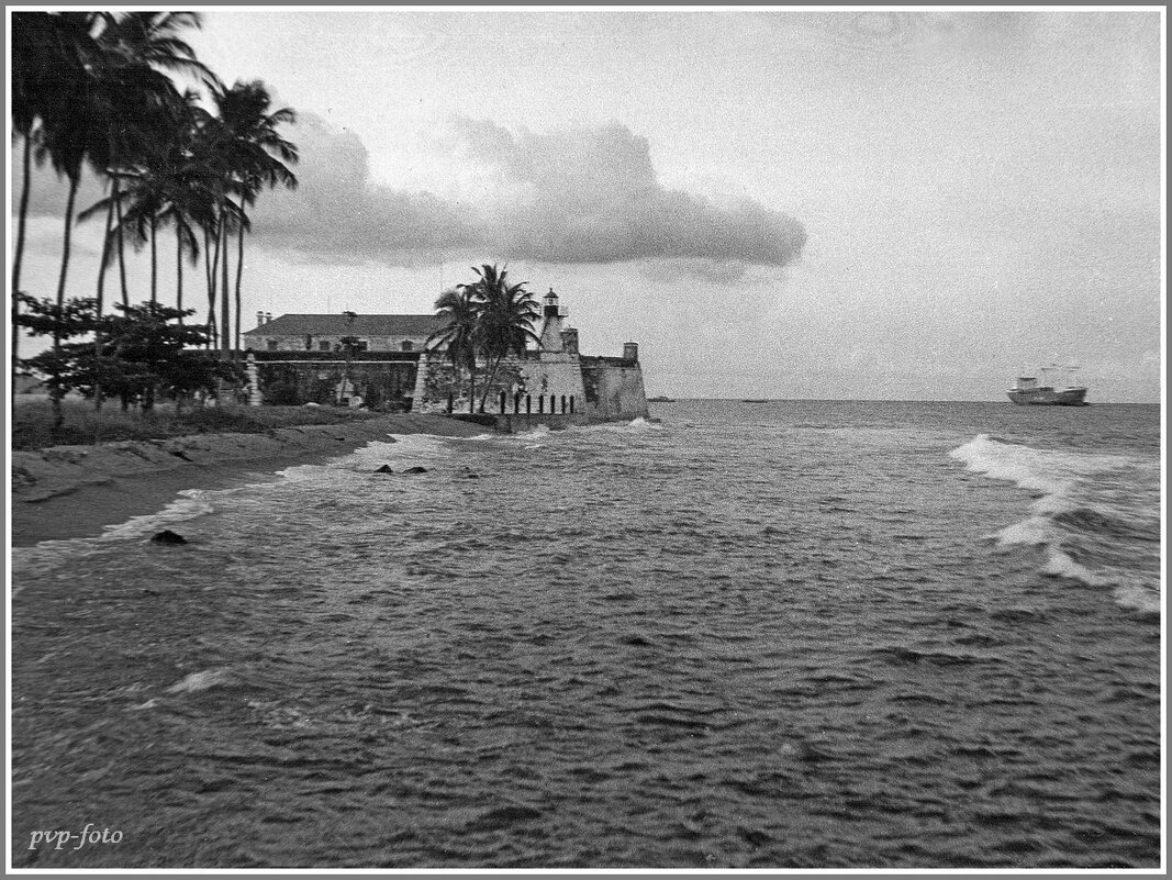 Старая крепость. - Владимир Попов