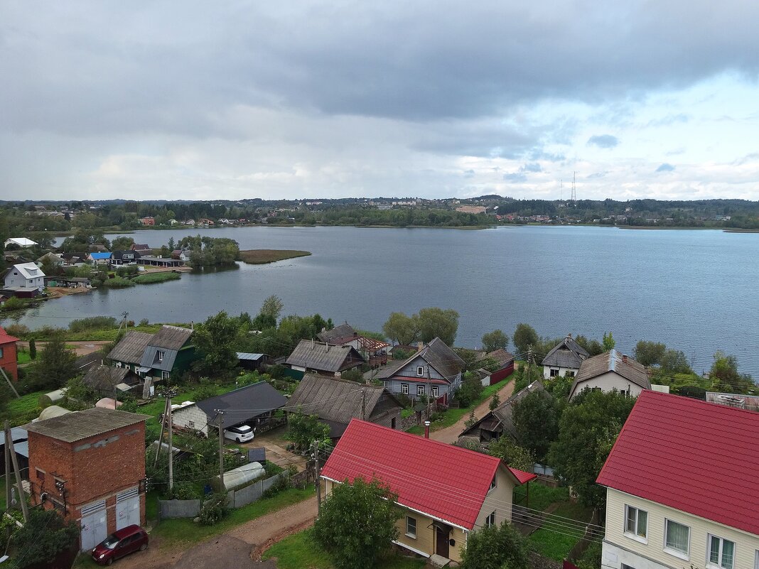 Вид на город Себеж и Себежское озеро с колокольни собора Рождества Христова - Лидия Бусурина