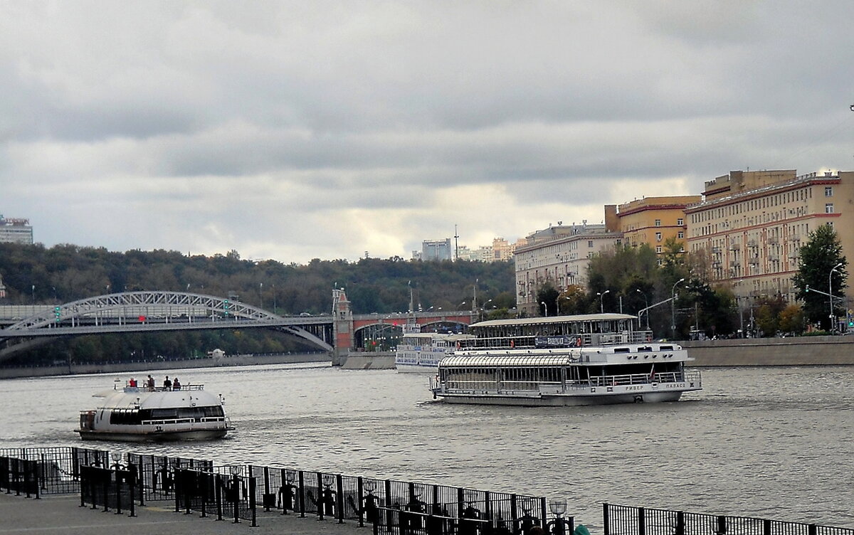 На Москва реке. - Ольга Довженко