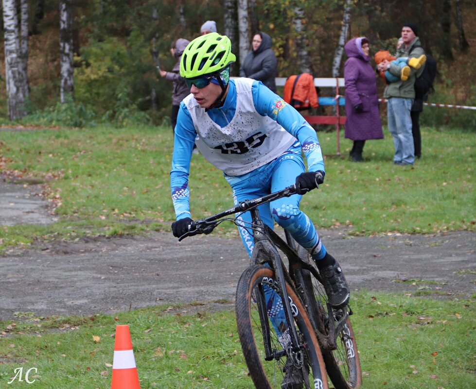 Этап велогонки - Любовь Сахарова Этап велогонки - Любовь Сахарова