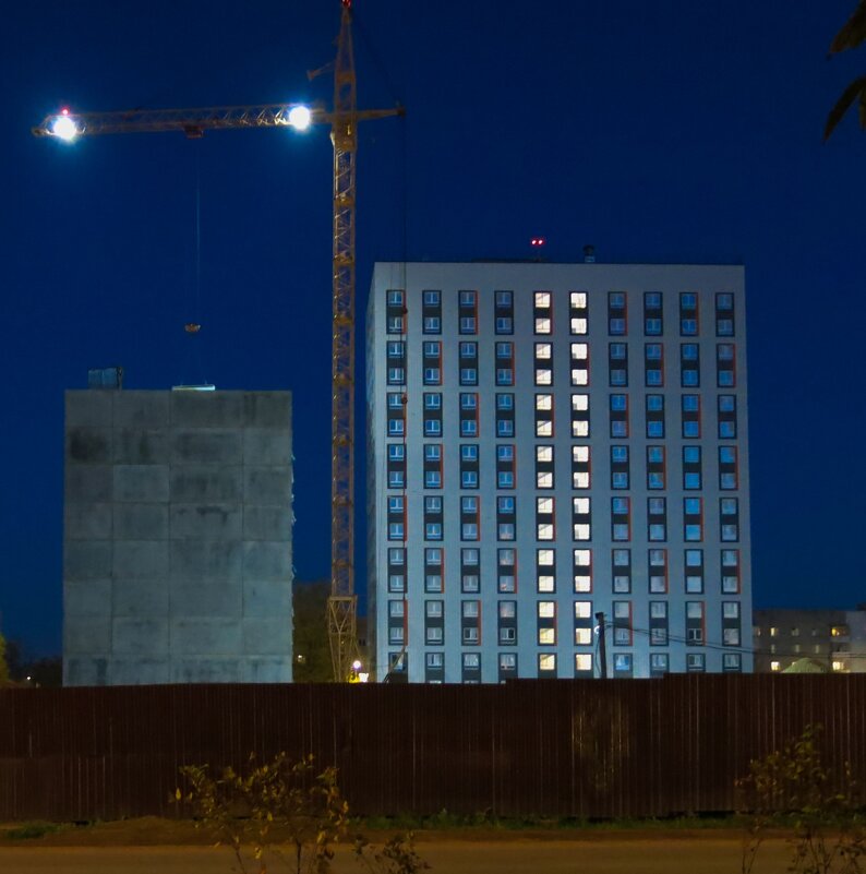 Огни небольшого города - Александр Семенов