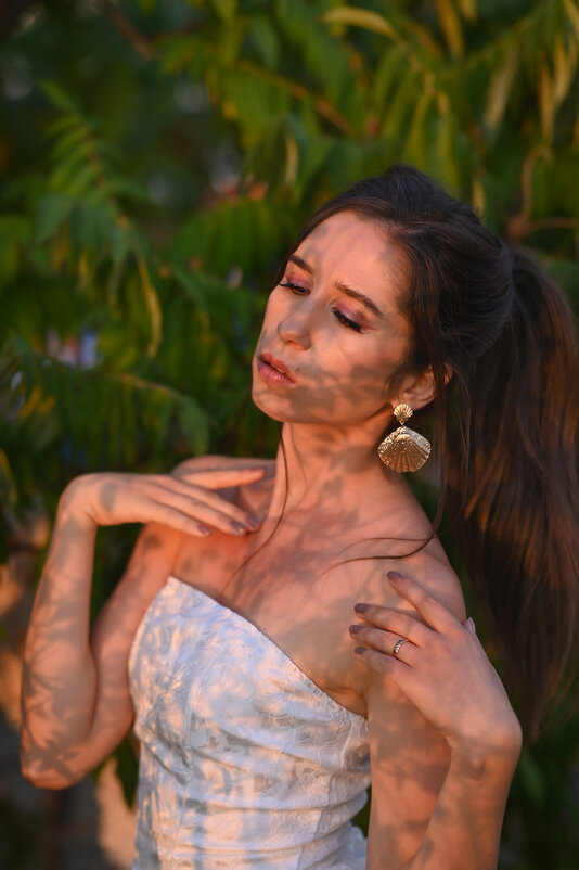 Гламурная красавица Мария в рисунках лиственных теней - Viktoria Anufrieva