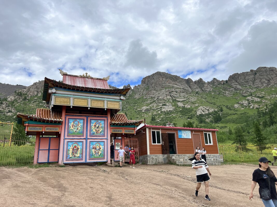 Национальный парк Горхи-Тэрэлж. Буддийский храм Арьяабал - Galina 
