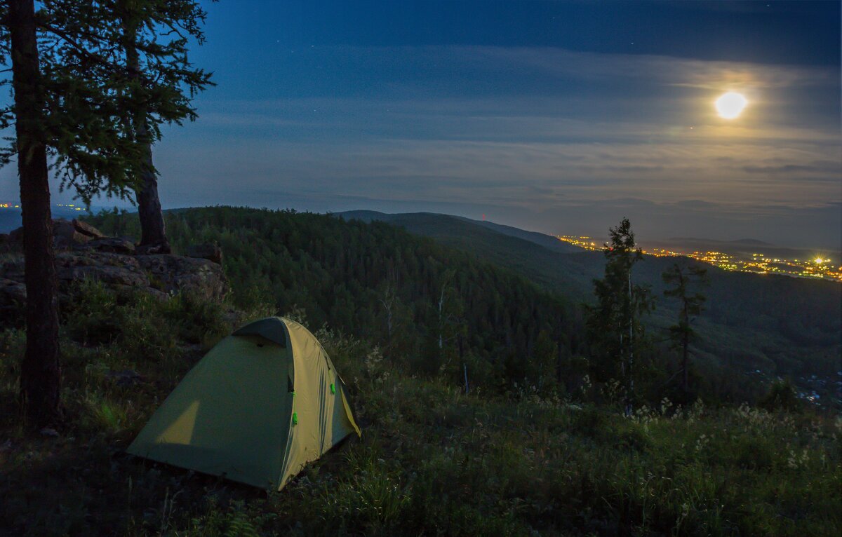 Лунная ночь на перевале (02:22). Ильменский хребет, г. Миасс, Машгородок. - Алексей Трухин
