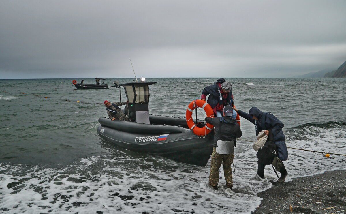 Высадка на берег. Залив Анива. Сахалин. - Ирина Нафаня