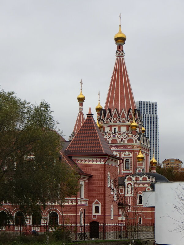 Вид с нового моста на церковь - Александр Чеботарь