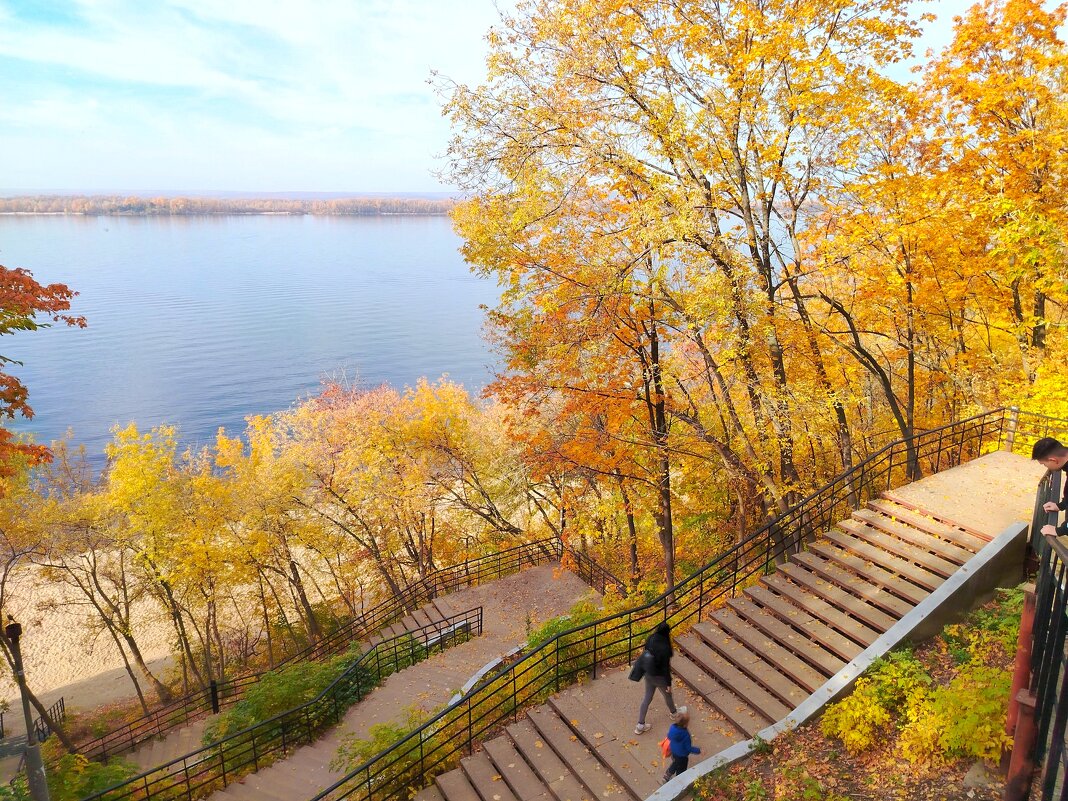 Спустимся на берег Волги - Надежда 