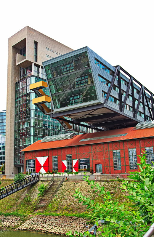 *** - Witalij Löwin