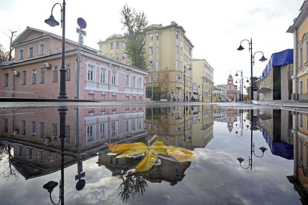 Пятницкая 18 октября - Михаил Бибичков