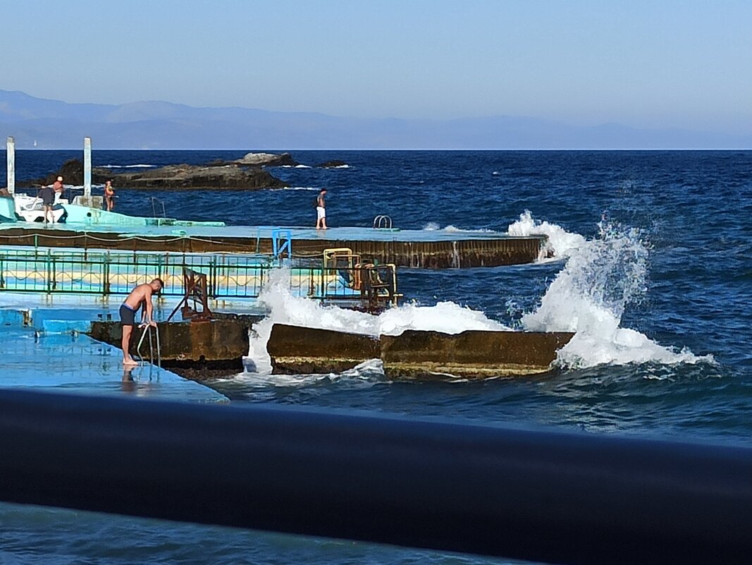 Штормило. Крым. - Галина 