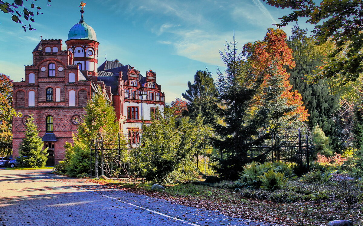 Замок Вилград осенью - Андрей K. Замок Вилград осенью - Андрей K.