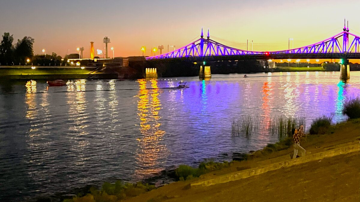 Вечером на набережной. - Olga Oskolkova