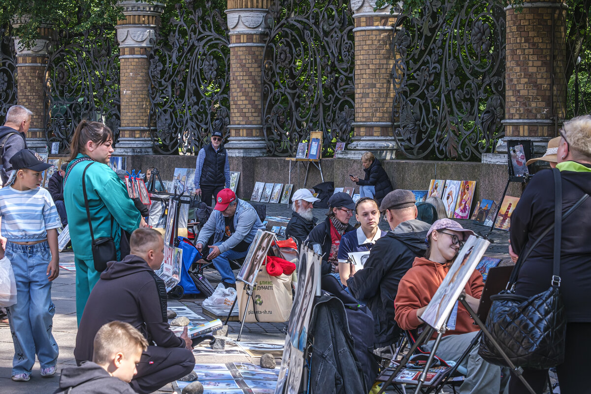 "Монмартр" у "Спаса на крови" в СПБ. - Александр 