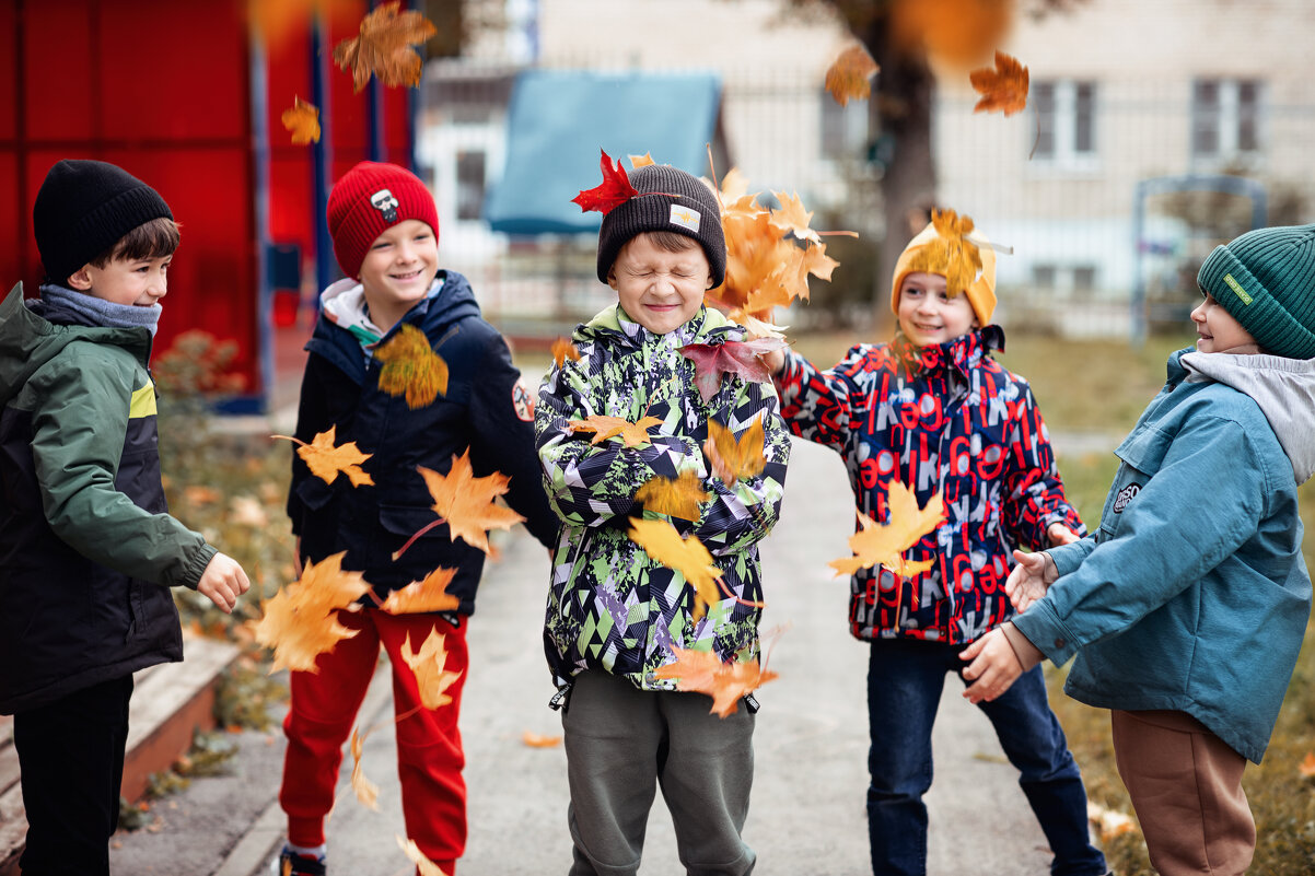 ... - Лилия . ... - Лилия .