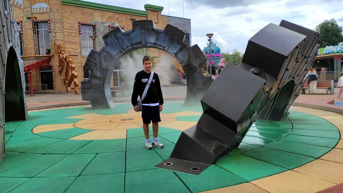 Среди фонтанов - Татьяна Лютаева