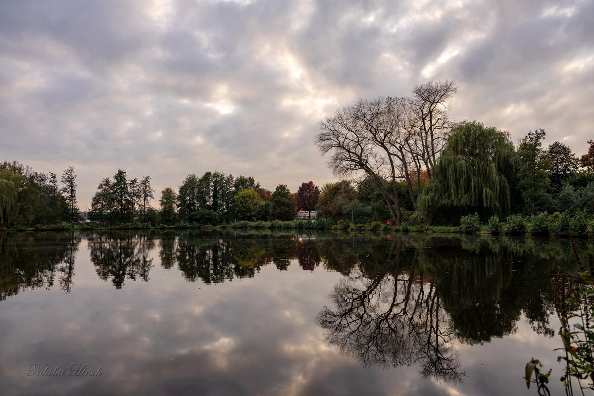 По октябрю... - Николай Гирш