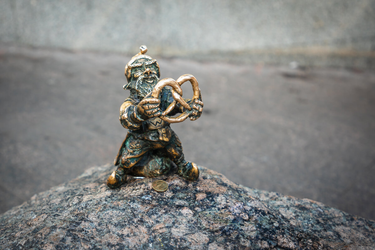 Крендель) - Nyusha . Крендель) - Nyusha .