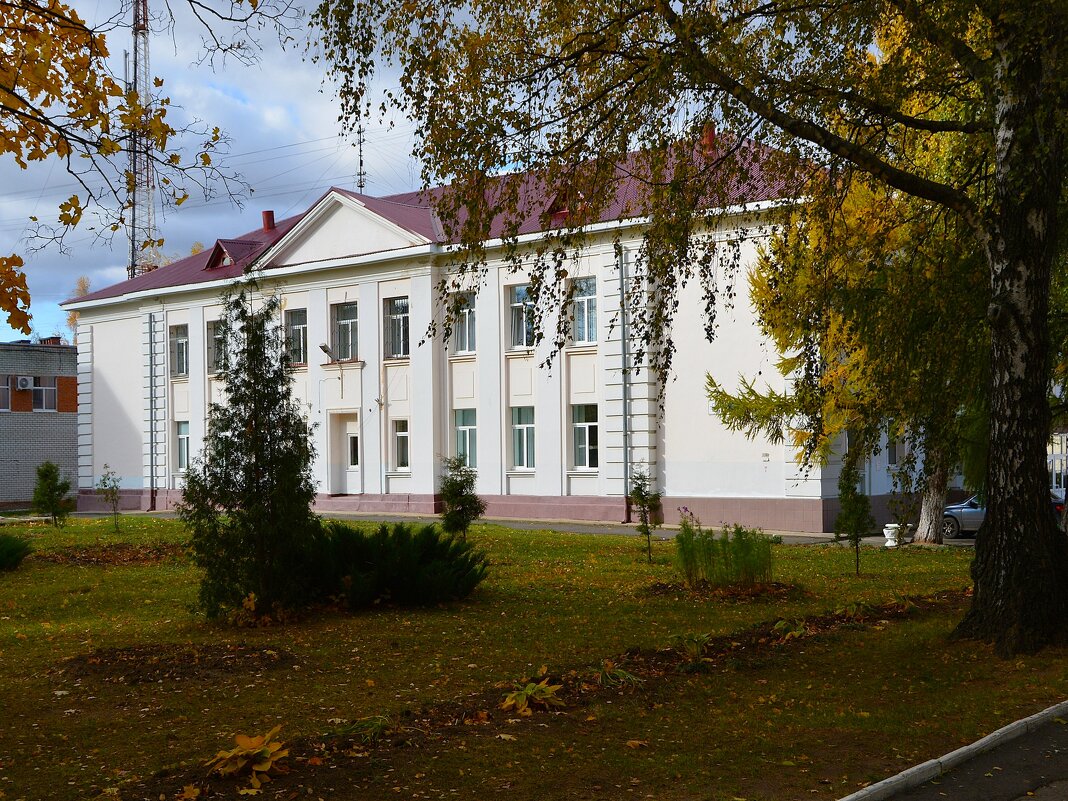 Чебоксары. Здание Политехнической школы-гимназии. - Пётр Чернега Чебоксары. Здание Политехнической школы-гимназии. - Пётр Чернега