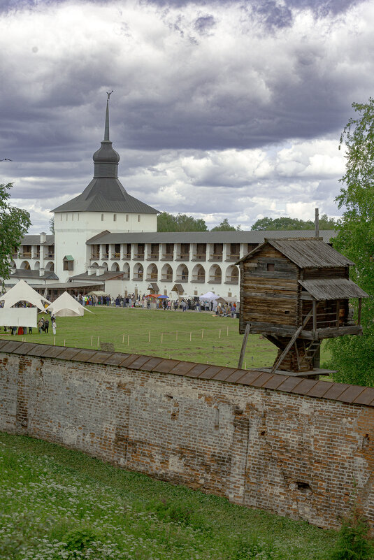 Старая стена - Александр Силинский Старая стена - Александр Силинский