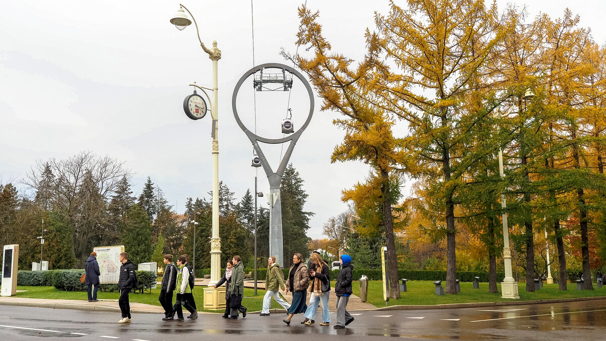Где то на ВДНХ - юрий поляков