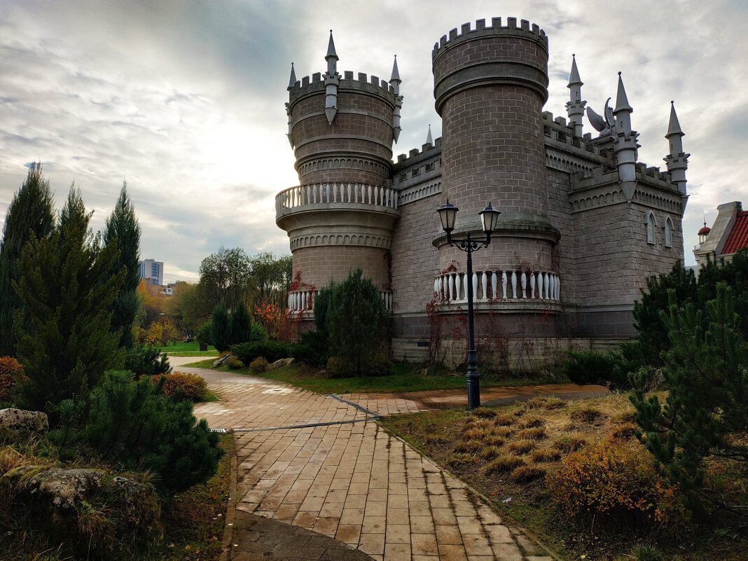 Еще один любимчик (наше Ласточкино гнездо) - Андрей Лукьянов