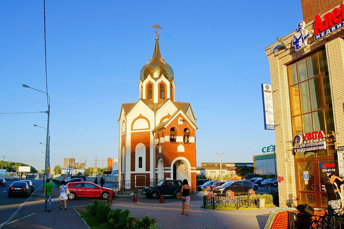 Часовня в современном районе... - Игорь Тельцов