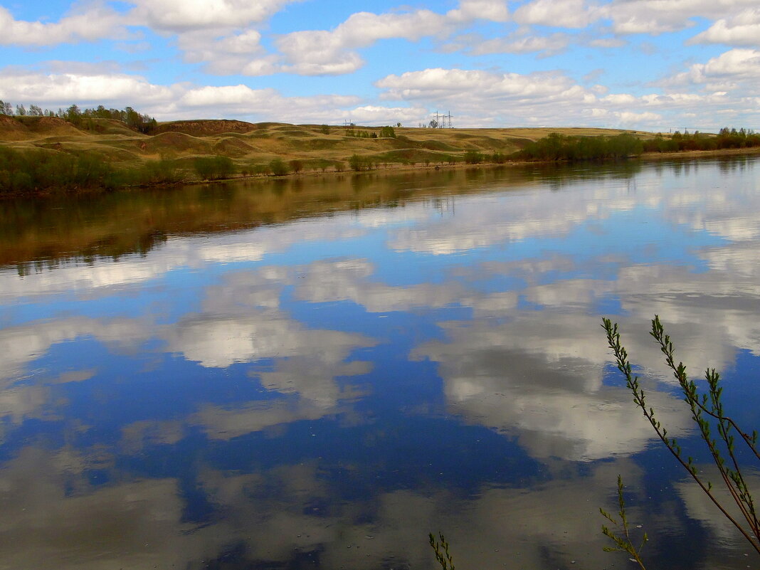 И плывут по воде облака. - nadyasilyuk Вознюк