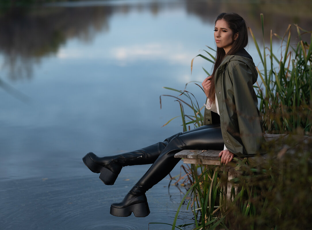 Мария на речной прогулке в модных ботфортах - Viktoria Anufrieva Мария на речной прогулке в модных ботфортах - Viktoria Anufrieva