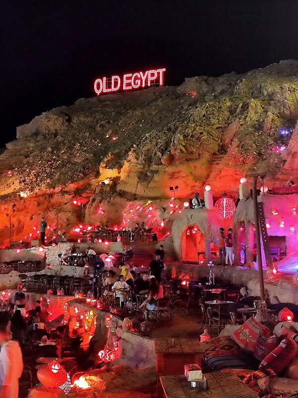 Где-то там... - Роман Савоцкий